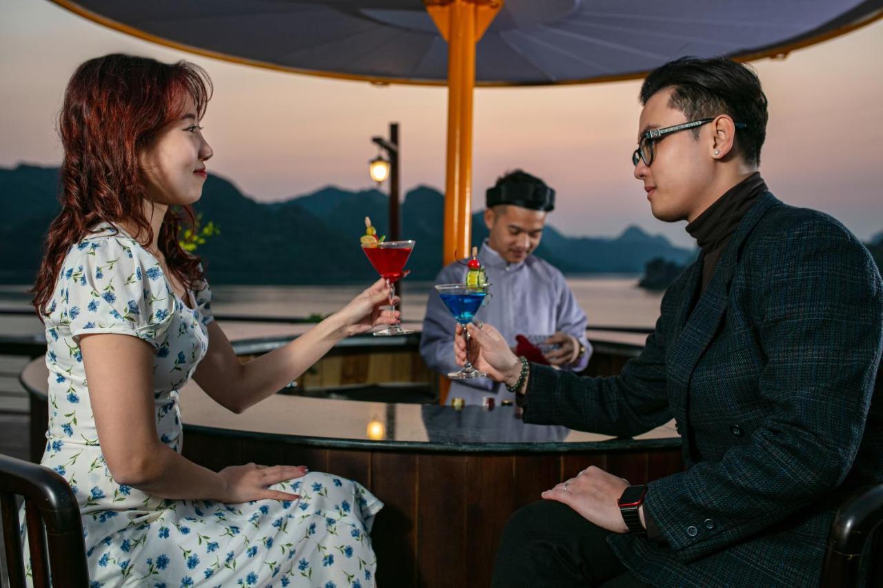 Hotel Nostalgia Halong Cruise Hạ Long Exterior foto